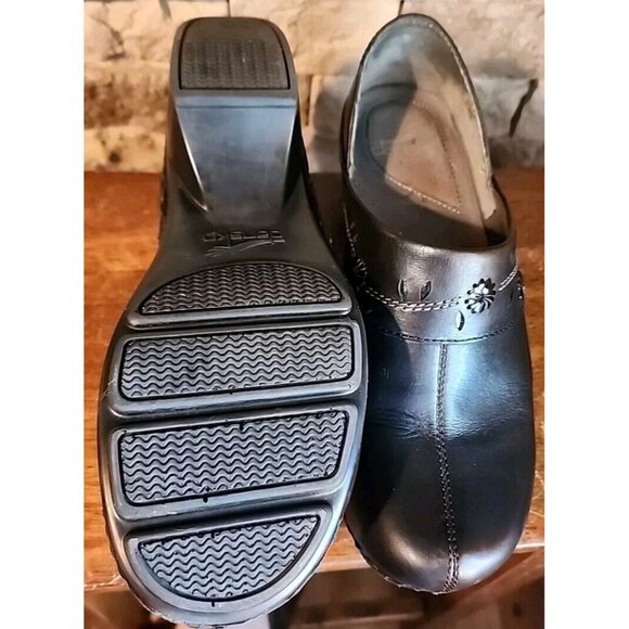 Dansko Nursing Shoe Women's Black Leather Clogs Size US 9/39 Lightly Worn - Picture 6 of 9